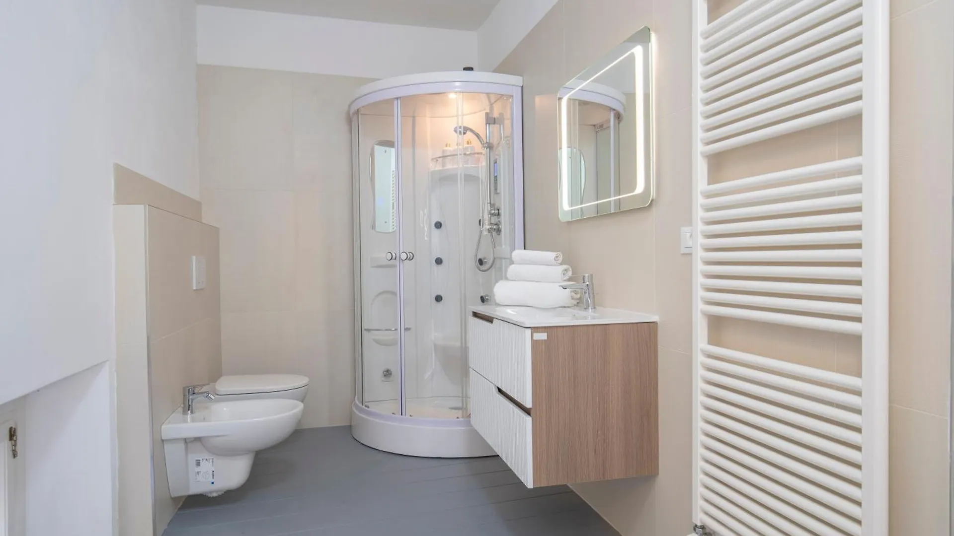 Apartamento Ester Holiday Lucca 0*,  Italia